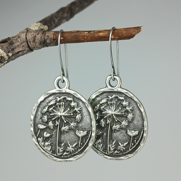 HAND CRAFTED Rustic Boho Silver Dandelion Botanical Dangle Earrings - Picture 1 of 6